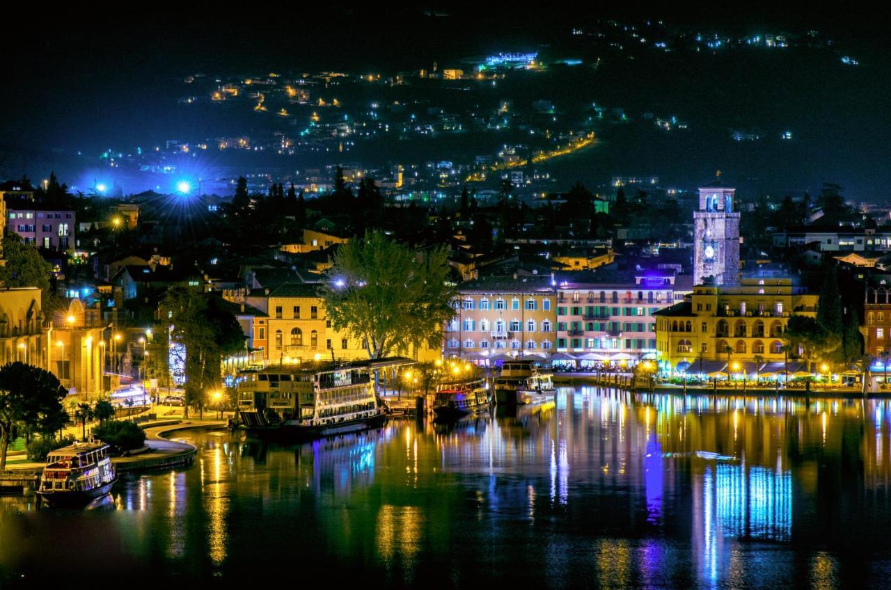 Appartamenti Leon D'Oro Riva del Garda Exteriör bild